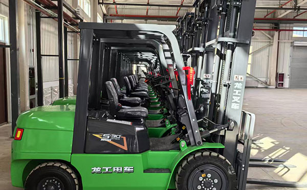 庆阳叉车操作安全规范：避免事故的10个实用建议